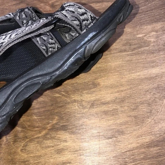 Teva size 8 black camo sandals main image 5